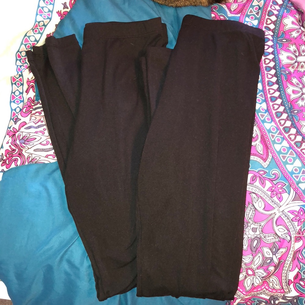 2 pairs of black leggings